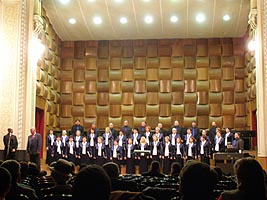 Corul Erkel din Gyula a cantat pe scena Filarmonicii din Arad