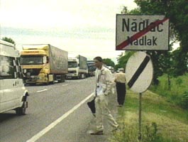 Din nou cozi interminable de TIR-uri la vama Nadlac