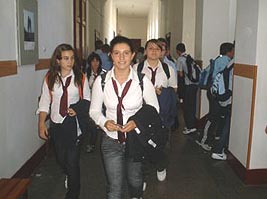 La Colegiul "Elena Ghiba Birta" au aparut noile uniforme scolare