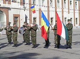 Militari romani au preluat comanda batalionului