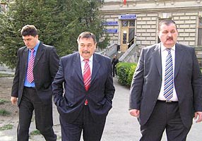 Ministrul Dobre a vizitat noul sediu al Serviciului Pasapoarte