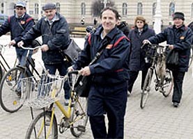 Postasii au iesit din nou in strada