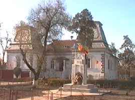 Primaria din Sepreus este gazduita de o cladire arhitectonic valoroasa - Virtual Arad News (c)2007