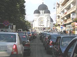 Aglomeratie infernala in zona Catedralei noi