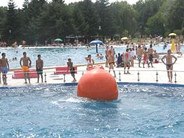 Bazinul cu valuri nou construit la Strandul Neptun