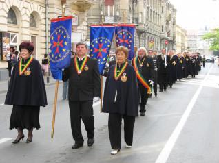 Cavalerii vinului au defilat pe strazile Aradului