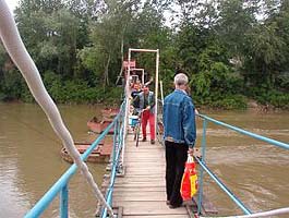 Dincolo de pasarela de la insula incepe o tara a linistii