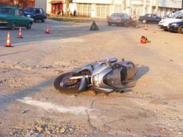 Doi tineri teribilisti au produs un accident moto