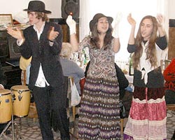 Etnicii evrei sarbatoresc Purimul