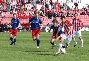 Faza din meciul UTA - Gloria Buzau