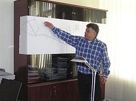 Primarul Ineului - Ioan Mehelean prezinta planul soselei de centura