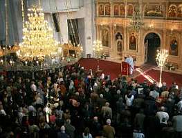Sute de credinciosi s-au adunat si la Catedrala Noua pentru a-l sarbatori pe Sfantul Dimitrie