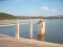 Terenul din jurul lacului de la Taut va fi scos la licitatie