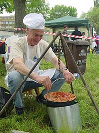 Zilele trecute Aradul a devenit "tara gulasului"