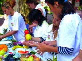 Copiii instituţionalizaţi, care au participat la festival, şi-au arătat şi măiestria în arta culinară
