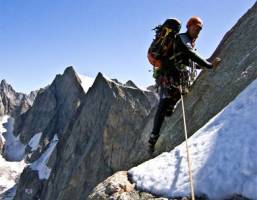 Cunoscutul alpinist arădean Zsolt Török a escaladat în vară unul dintre cei mai periculoşi pereţi din Alpii francezi, din masivul Mont Blanc
