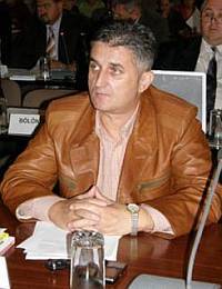 Eusebiu Pistru declară că până la sfârşitul săptămânii viitoare vom începe procedurile de licitaţie pentru proiectarea şi construcţia autostrăzii Arad-Nădlac