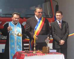 Ieri, in prezenta autoritatilor locale si judetene, a fost inaugurata remiza de pompieri a comunei Bocsig