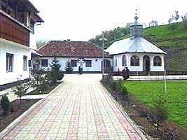 În anul 1992 s-a construit sectorul administrativ - gospodaresc, metocul mănăstirii Feredeu