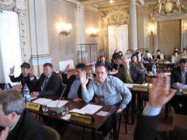 În şedinţa extraordinară de azi consilierii municipali vor vota operarea unor modificări în bugetul general