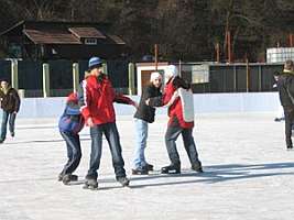 Patinoarul din Arad a fost redeschis ieri