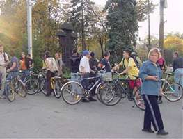 Pentru a circula in siguranta biciclistii au nevoie de piste amenajate