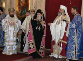 Printre evenimentele pozitive care au avut loc în Arad în 2009 se numără şi ridicarea la rang de Arhiepiscopie a Episcopiei Aradului şi Ienopolei