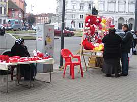 Produsele specifice de Valentine's Day isi asteapta cumparatorii