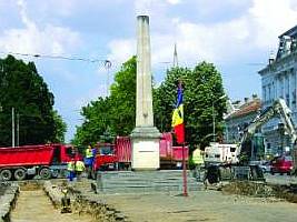Revolutionarii nu sunt de acord cu mutarea monumentului din fata Primariei