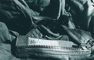 Costumul de zbor al lui Doru, pe maneca se observa numele sau