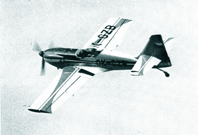 Un avion special de acrobatie ZLIN-50