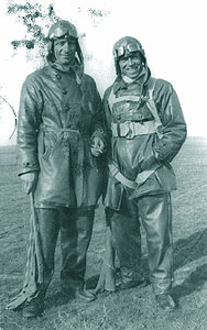 In dreapta Gheorghe Comanici, in stanga nu cunoastem (rugam eventualii cunoscatori sa comunice identitatea)