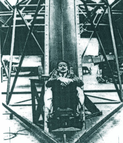 Bernard Lynch pregatindu-se pentru primul test pe rampa inclinata