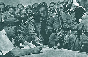 Cdt.ul Grupului 3 "Stukas" (bombardament picaj), c.dor Galeno Francisc si pilotii sai