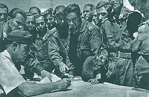 Cdt.ul Grupului 3 "Stukas" (bombardament picaj), c.dor Galeno Francisc si pilotii sai