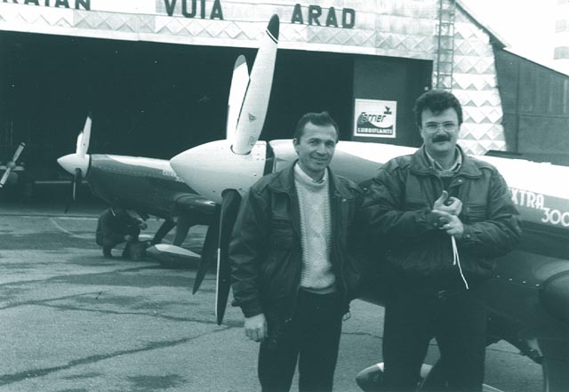 Pe Arad, aducand EXTRA in tara: (stg.) Gica Militaru, (dr.) Daniel Stefanescu