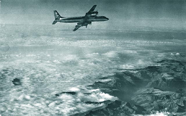 IL-18 zburand deasupra muntilor