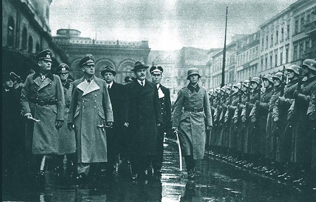Ca sa nu mai vorbim de solemna si inalt intampinata "Ankunft" (sosire) a sa in Berlinul toamnei 1940