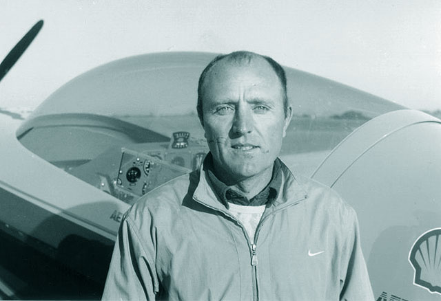 Pilot instructor Ioan Postolache