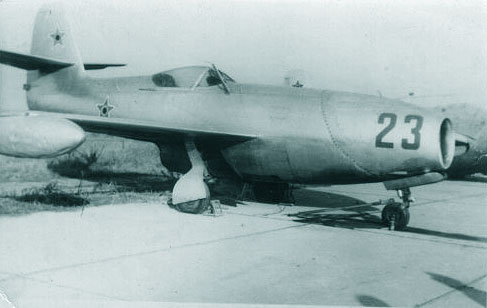 Avionul reactiv de vanatoare IAK-23