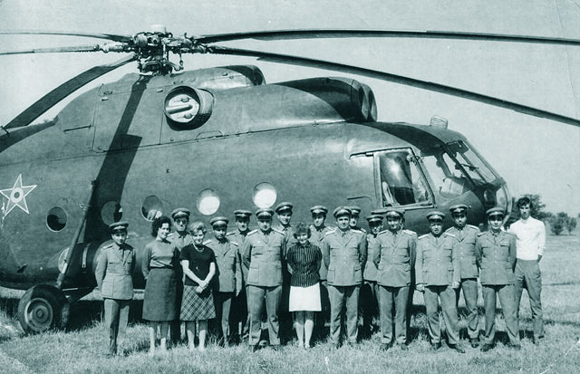 Alexeni 1959, cu personalul Esc. Mi-8 din Flot. 50 Av.