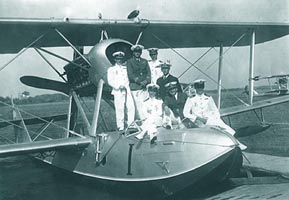 Instantaneu realizat cu ocazia vizitei in Romania a escadrilei britanice din Malta