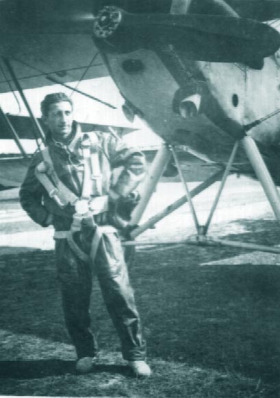 C.dor av. DAN STOIAN langa avionul Fleet 10-G