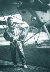 C.dor av. DAN STOIAN langa avionul Fleet 10-G