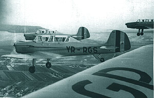 Formatie de avioane RG 7 aflata in zbor intre Reghin si Targu Mures