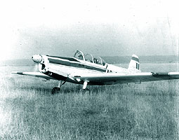 Avionul ZLIN 726, YR-ZBN decoland de pe aerodromul scoala Strejnic - Ploiesti (1988, Pilot instructor GICA MILITARU si eleva pilot)