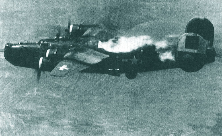 B-24 incendiat