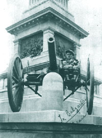 In 1929 la Sofia (Bulgaria) in misiune de reparare a avionului francez