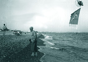 Titi Manolache cu gandurile si picioarele "imbucurate" de blanda si frumoasa Mediterana...