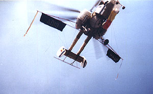 "Adio Mihai" se spune pe pamant de catre oameni si se scrie pe cer de catre elicopterul YR-NCT